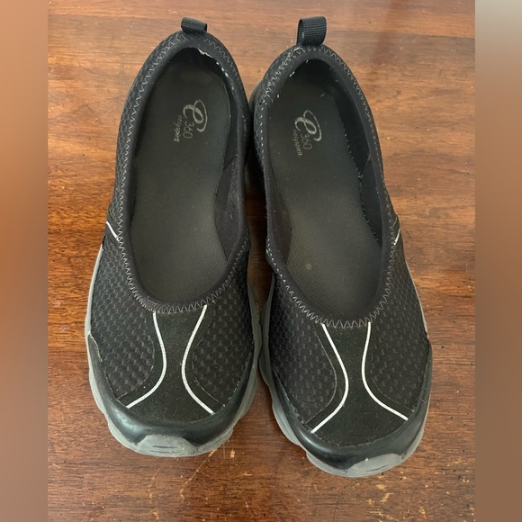 360 Easy Spirit Black and Gray Women's Slip-On Flats size 8 - Picture 2 of 6